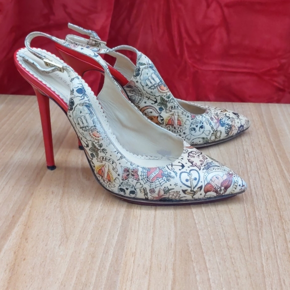 Charlotte Olympia - Picture 2 of 13